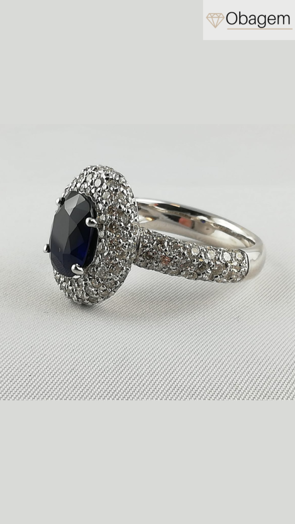 Valutazione di un diamante blu - A metà pagina